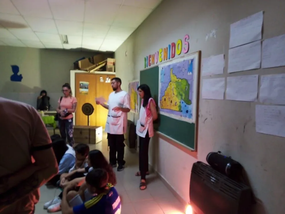 Estudiantes de Educación Física fueron otros de los sostenes del encuentro.
