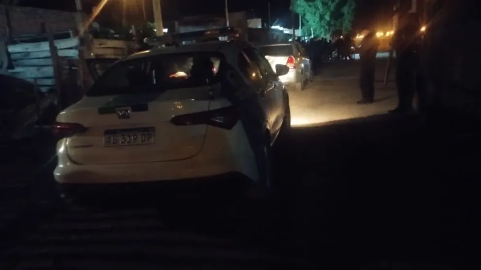 Picante allanamiento en la toma Unión de Viedma. 