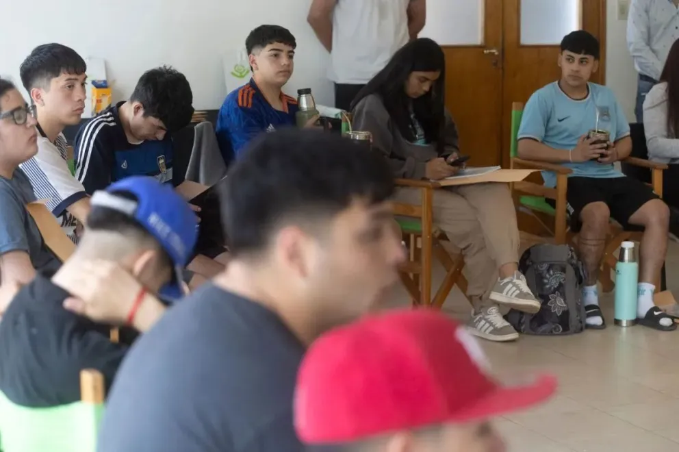 Las primeras clases se llevan a cabo en el Centro Municipal de Cultura y en el Concejo Deliberante.