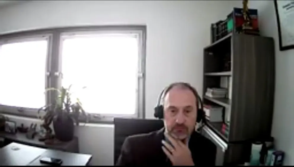 El juez Brussino Kain suspendió la audiencia al no encontrarse la acusada. 