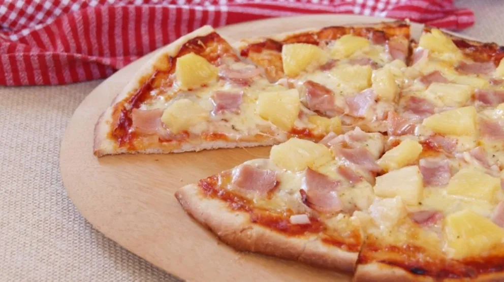 Pizza con ananá a 25 mil pesos, entre una de las opciones. 