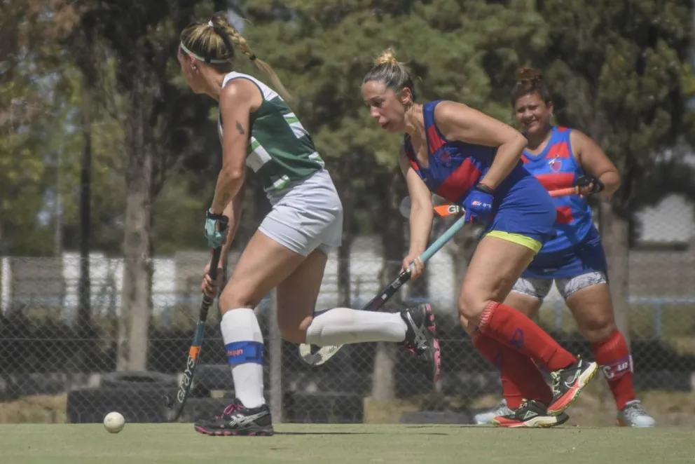 Fiesta para el hockey que vuelve  las canchas este fin de semana. Foto archivo Vanesa Schwemmler.