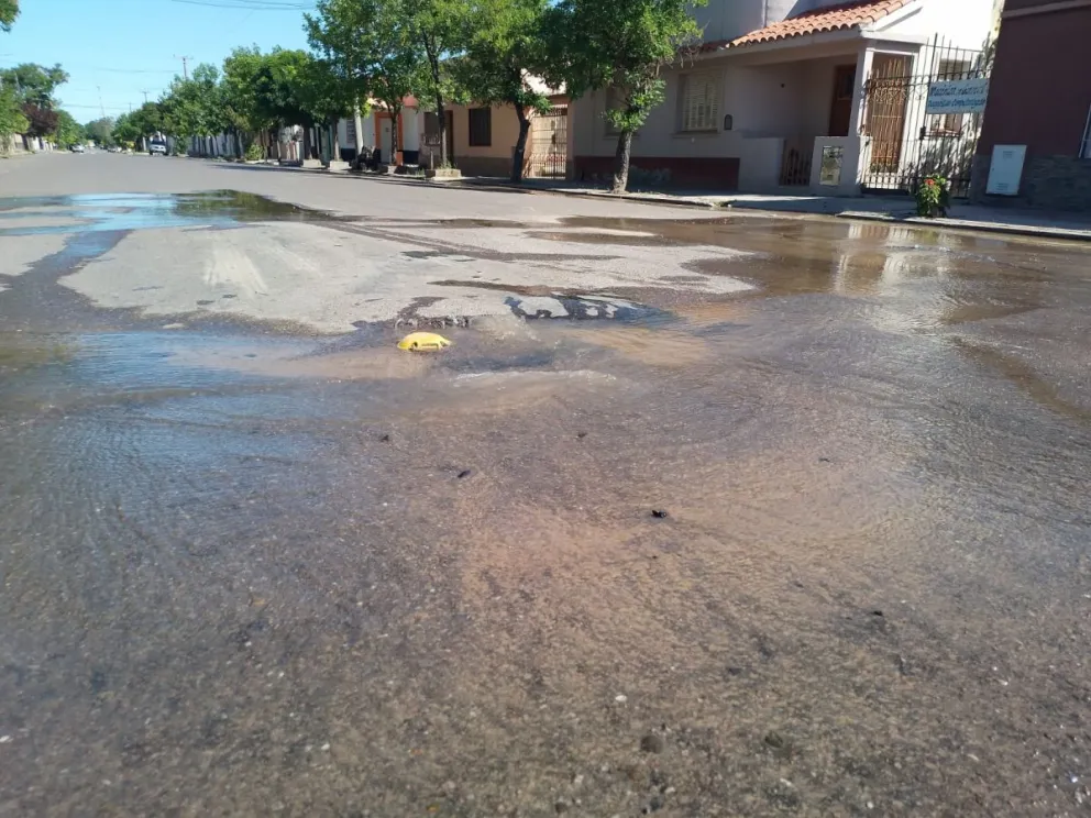 Pasado el mediodía comenzó a brotar el agua. 