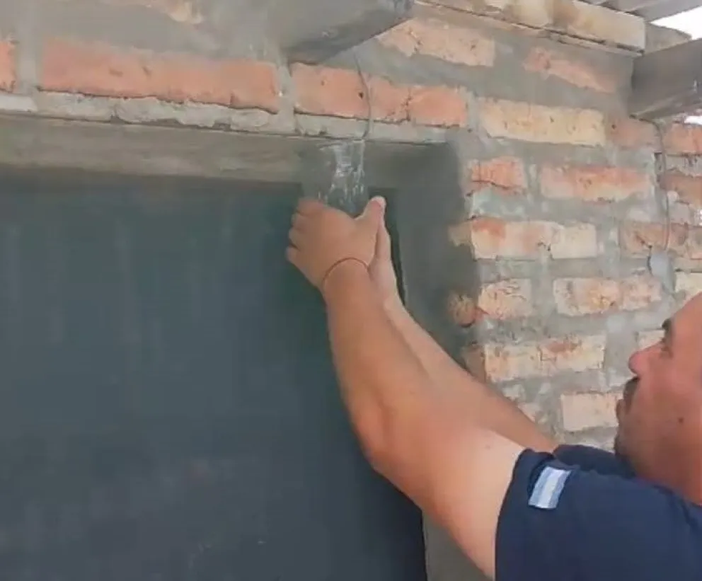 El personal de Defensa Civil trabajó en el lugar. 