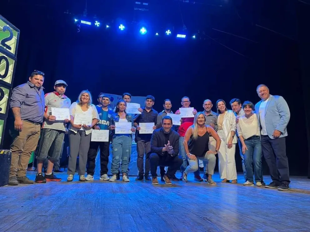 El evento contó con gran acompañamiento de familiares y amigos de los cursantes. 