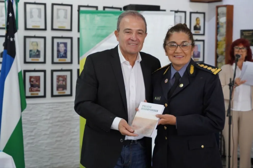 Pesatti pidió que se reedite este material, llamado "Policía Desamparada". 