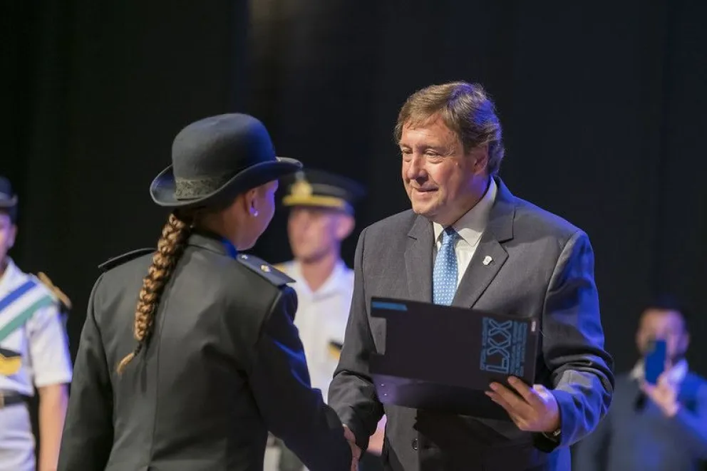 La institución incorpora 43 oficiales ayudantes.