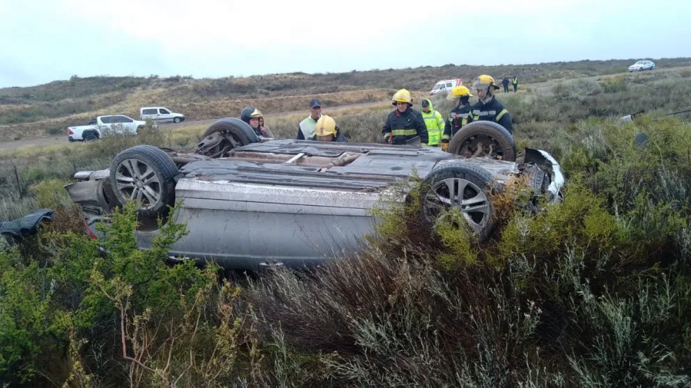 El rodado quedó a unos 100 metros de la cinta asfáltica.
