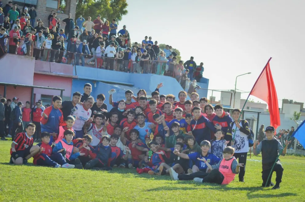Villa Congreso campeón del Torneo Oficial de Reserva.