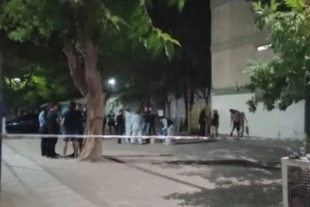 La noticia del doble crimen sucedió en el barrio 400 viviendas de Cipolletti  (Foto: gentileza Miguel Ángel Parra)