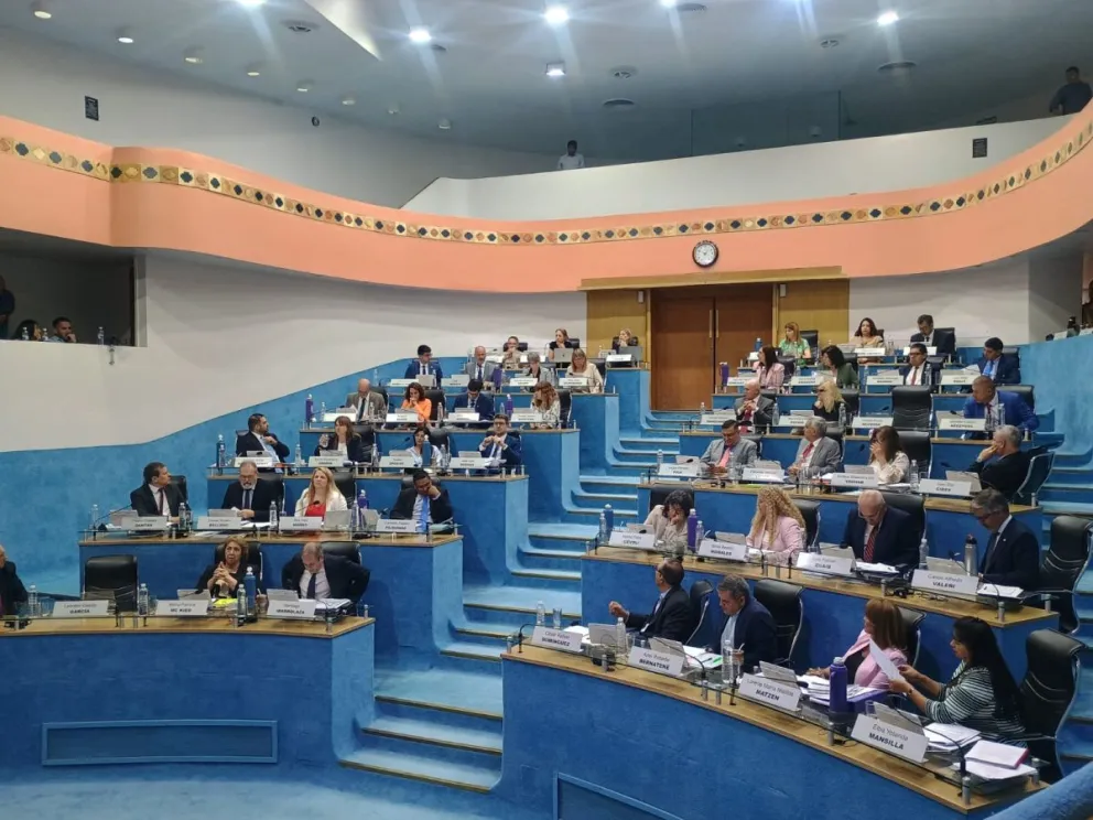 Sesión en la Legislatura de Río Negro.