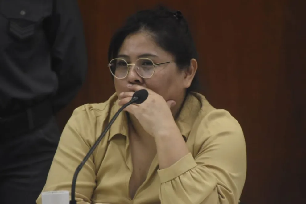 Esther Padilla Ibáñez escuchando al Tribunal (Foto: Vanesa Schwemmler)