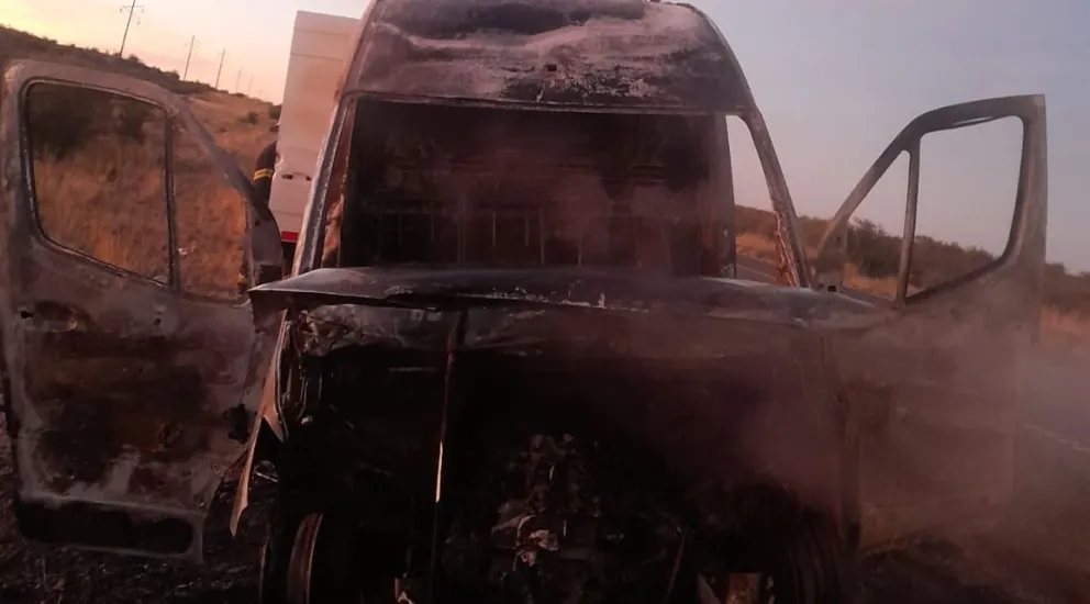 La Sprinter quedó como un cascarón vacío de contenido. Fotos gentileza.