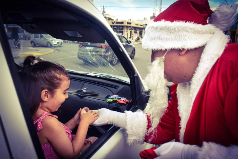 Papá Noel fue el centro de atracción. Fotos Vanesa Schwemmler para NoticiasNet.
