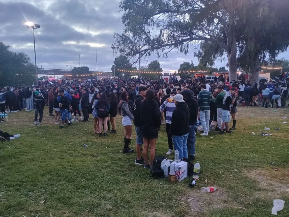 La juventud de Viedma disfrutó del Parque Ferreira (Foto: Vanesa Schwemmler)