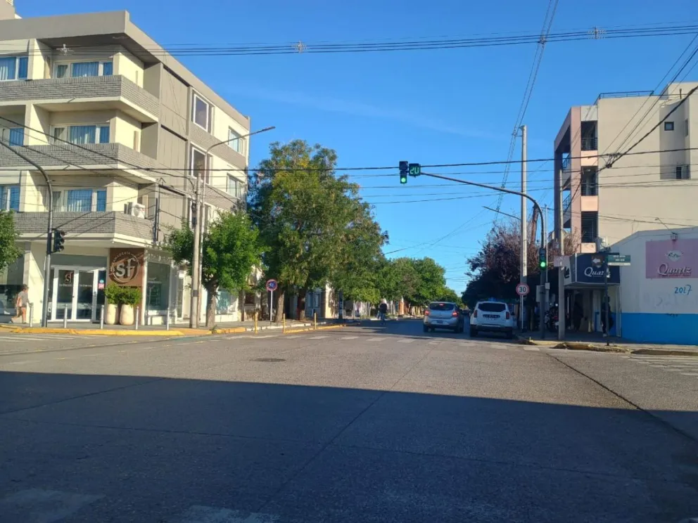 Ocurrió en Mitre y Rivadavia, un viaducto rápido por contar con semáforos de “onda verde”.