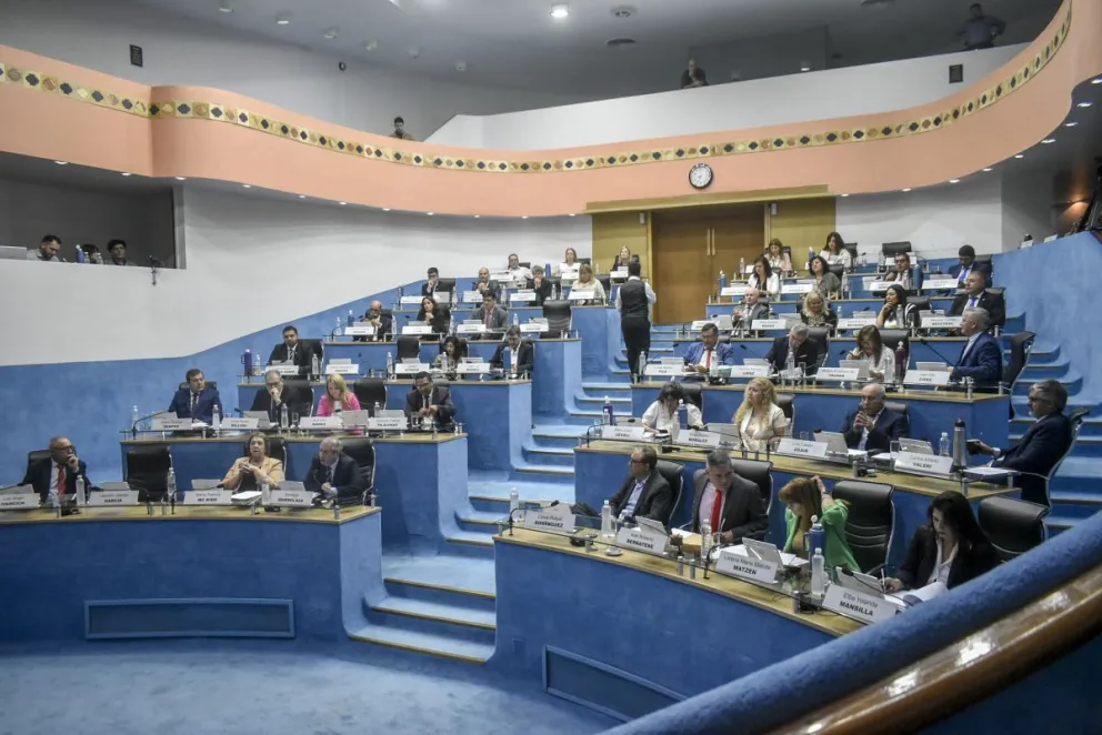 Nueva sesión en la Legislatura de Río Negro. 