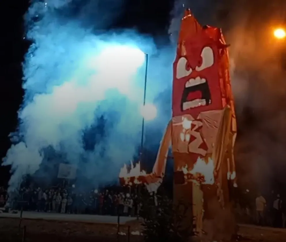 El muñeco de Furia despertó risas y picardía entre los niños presentes. 