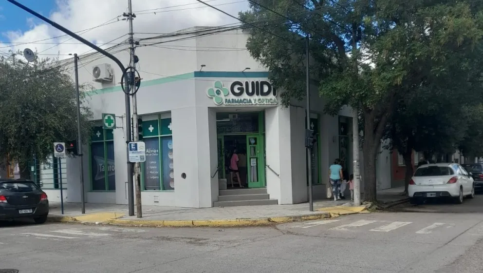 El comercio más antiguo de Viedma celebra un centenario de vida. Foto archivo.