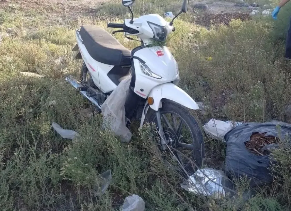 Moto de la discordia, robada en Patagones y abandonada en Viedma.