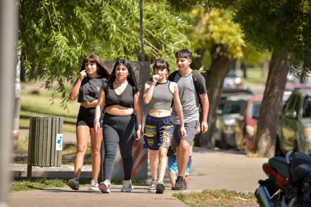 Se espera una jornada calurosa con nubosidad variable.
