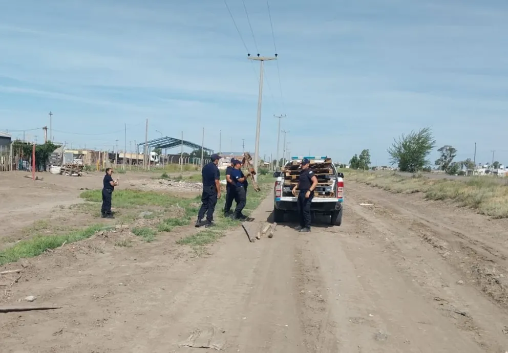 Importante cantidad de efectivos estuvieron en el lugar. Foto gentileza.