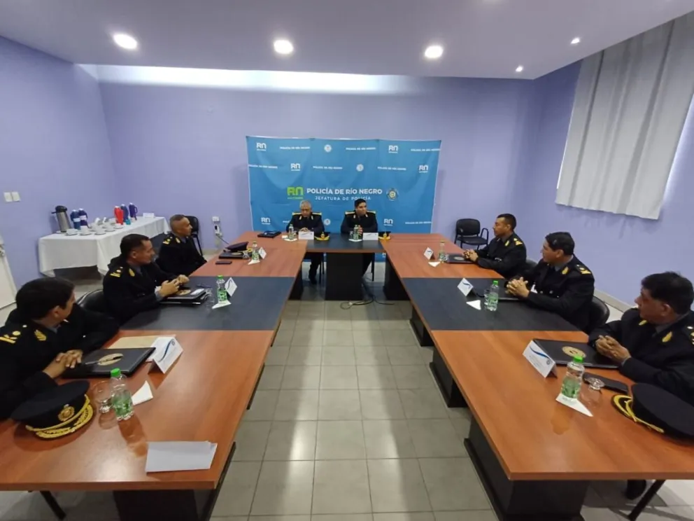 Asistencia perfecta en el edificio de Jefatura.