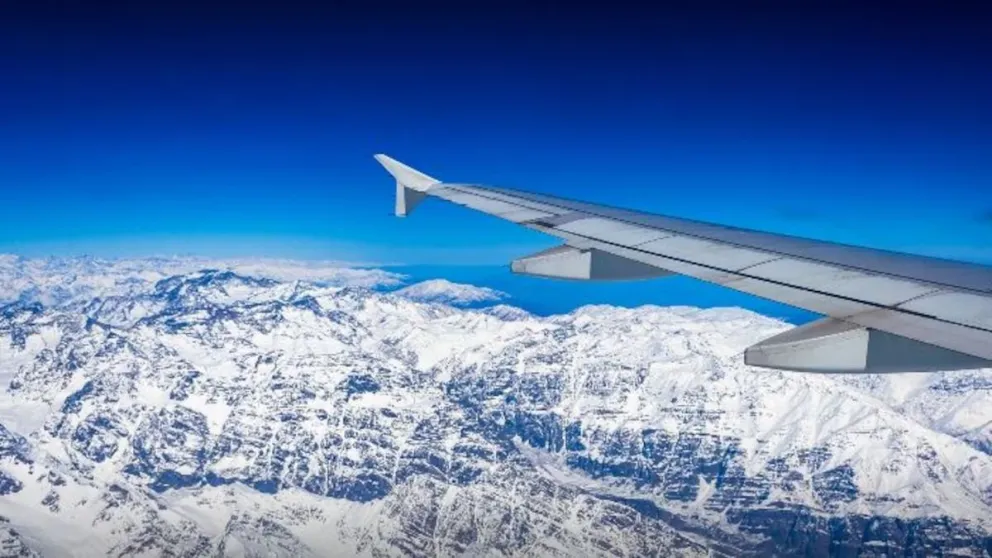 El vuelo más turbulento del mundo conecta Mendoza con Santiago de Chile.