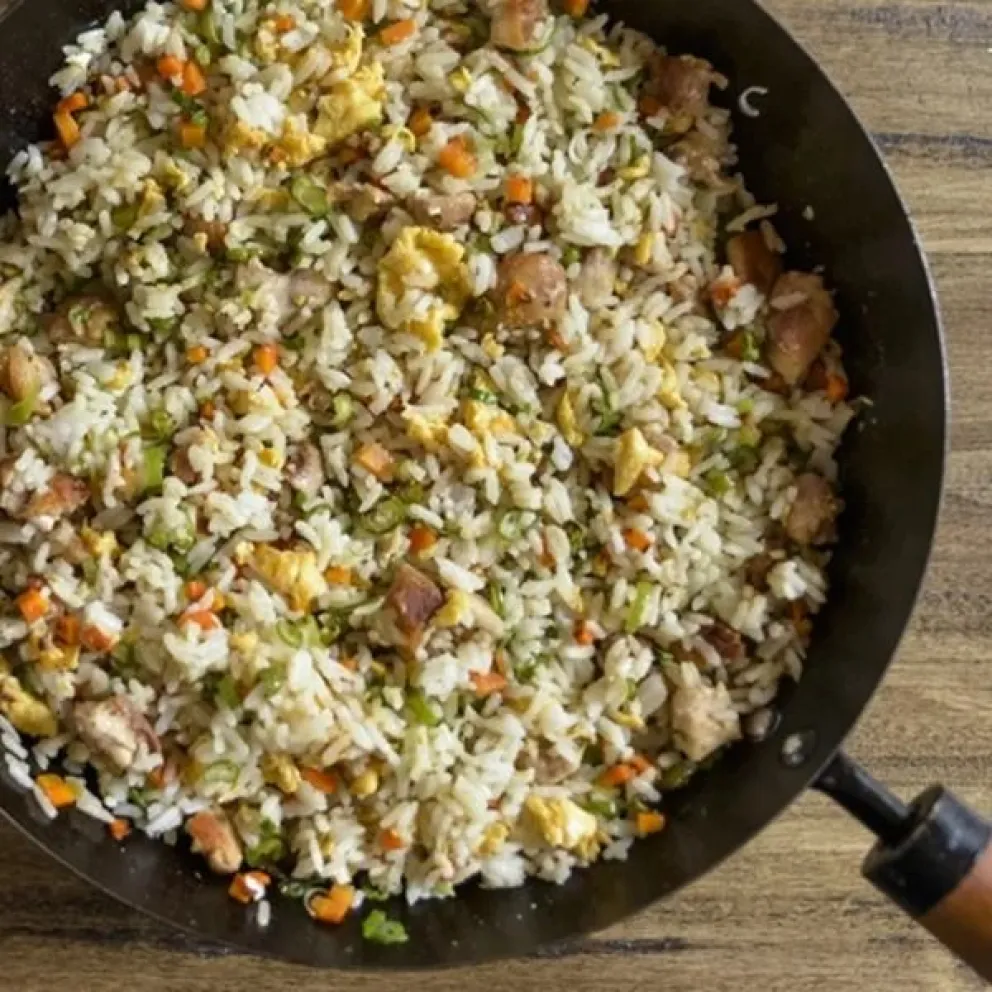 En muchos países se lo conoce como arroz frito chino.