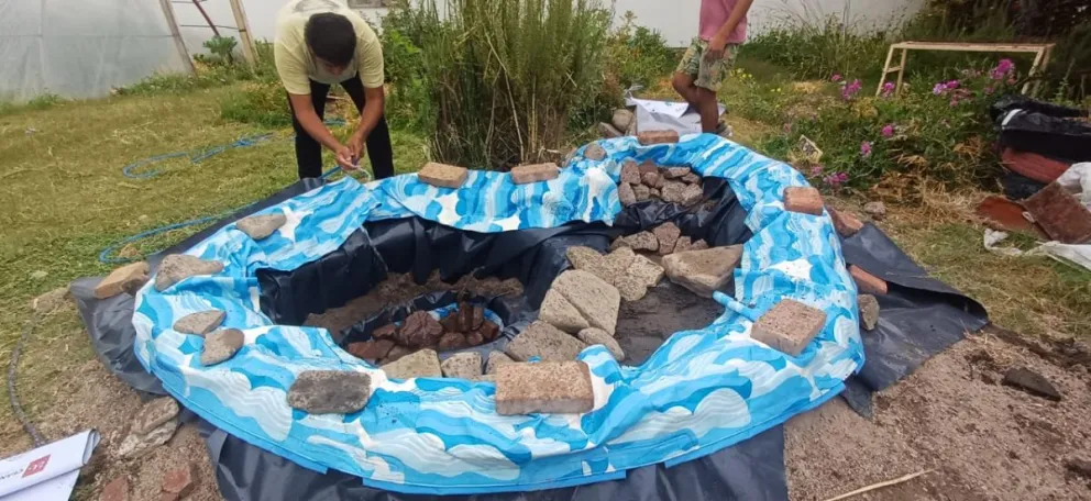 Una propuesta sostenible que le da nueva vida a materiales reciclados.