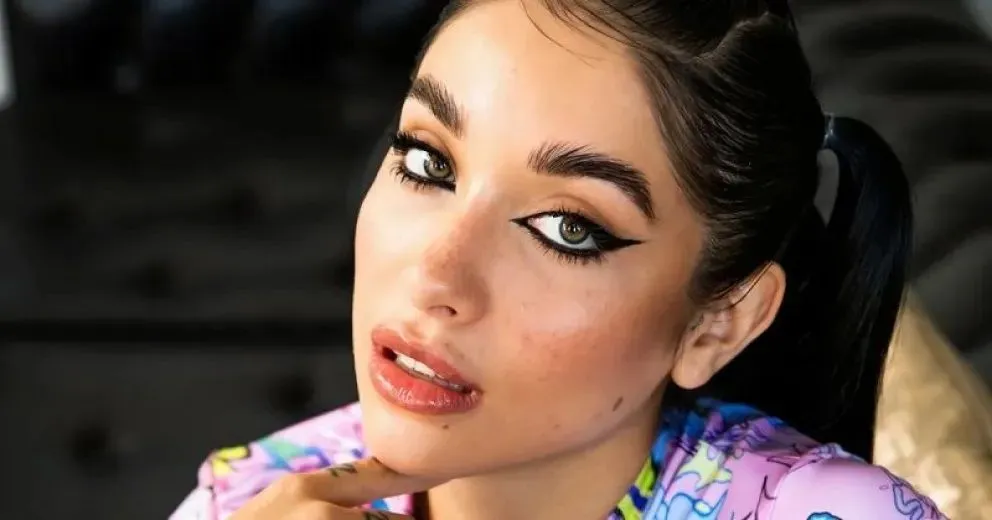 María Becerra pide solidaridad por los incendios en El Bolsón. 