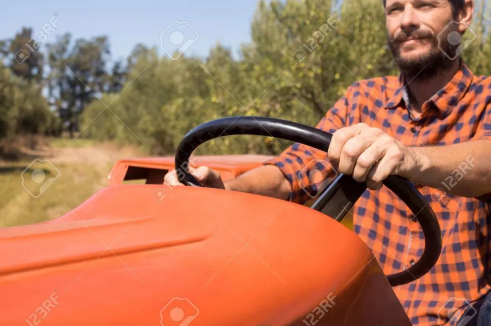 El tractor agrícola es la maquinaria más utilizada en el sector. 
