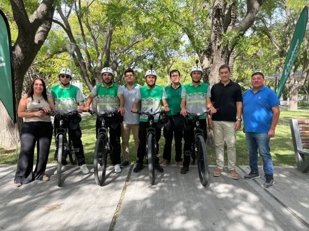 El intendente Marcos Castro y el titular de Tránsito local, presentaron a los agentes 