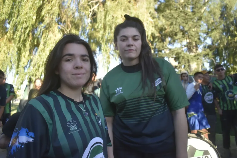 Las hermanas del muchacho, en tanto trascendió que la calificación legal es "muerte indeterminada".