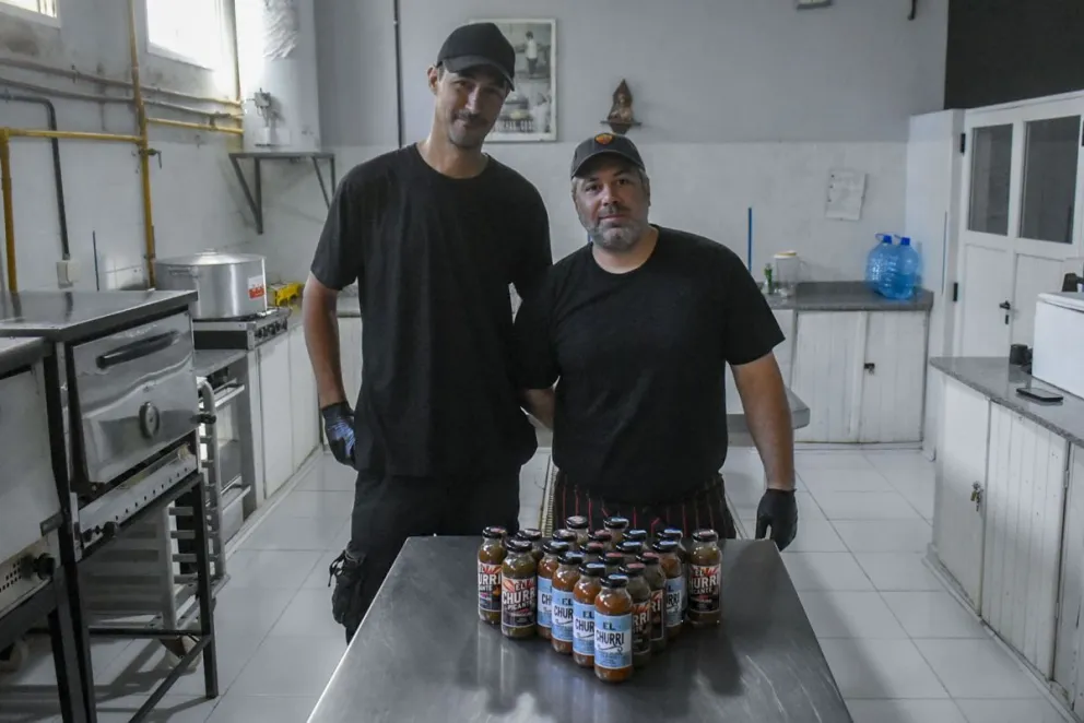 Los elaboran en planta Almería, y comercializan en toda la Comarca. Fotos Vanesa Schwemmler para NoticiasNet.