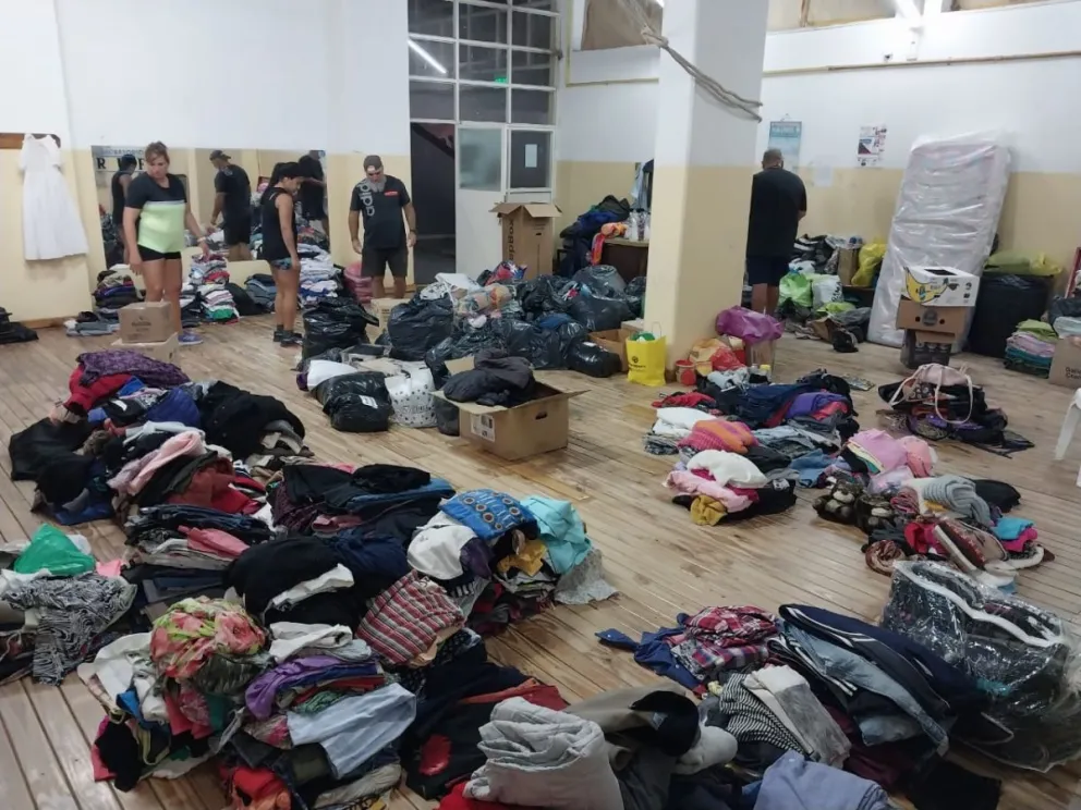 Ropa, calzado y otros artículos esenciales para las familias damnificadas.