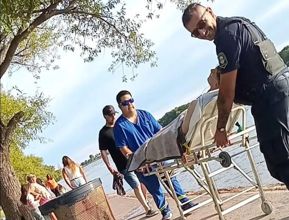 El adolescente fue llevado a la guardia del hospital Pedro Ecay. 