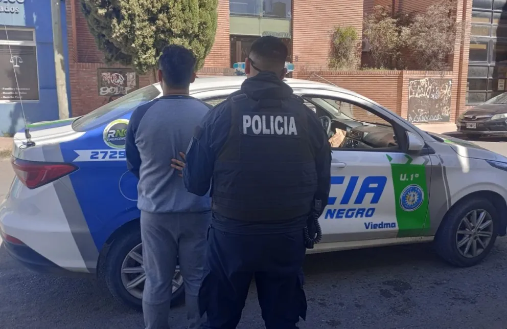 El sujeto fue atrapado gracias a las cámaras de seguridad.