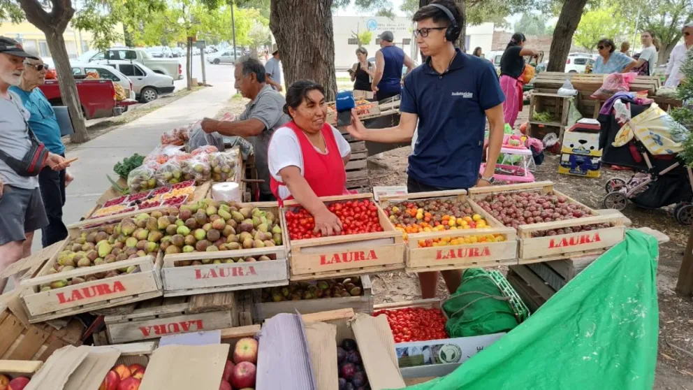 La Feria agroecológica intenta resistir la falta de dinero en los bolsillos. 