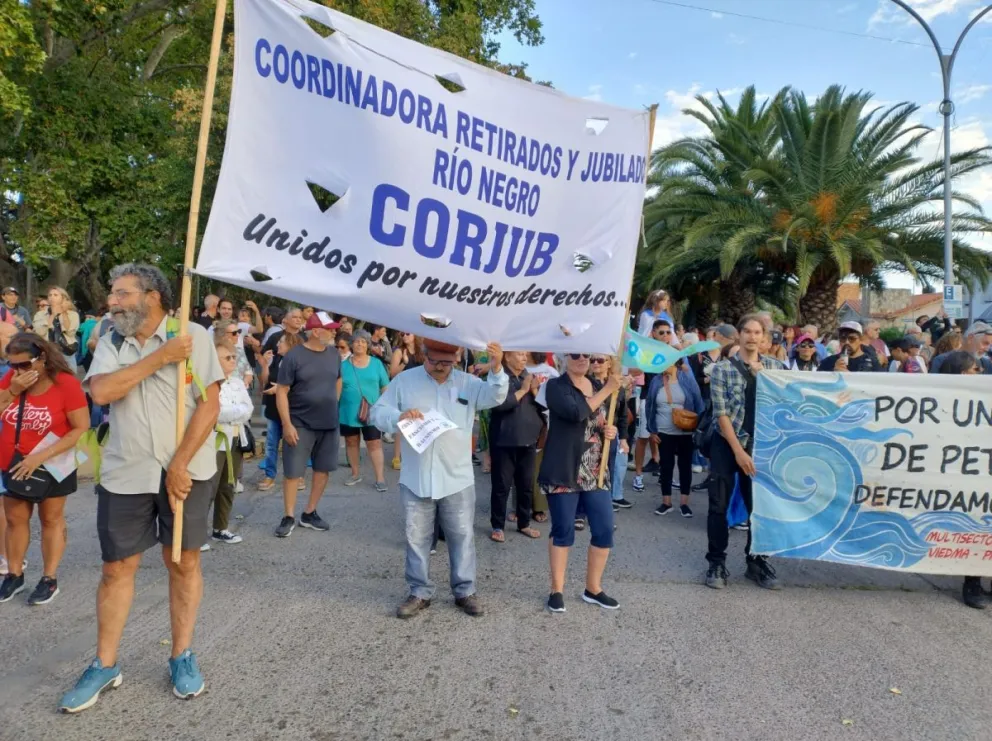  Jubilados y trabajadores se movilizan frente a ANSES.  (ARCHIVO)