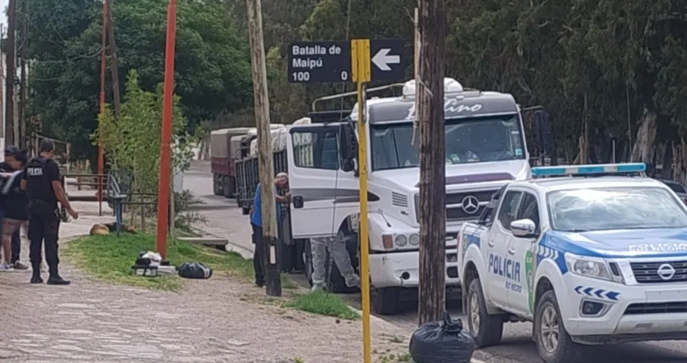 El camión fue requisado por personal policial. 