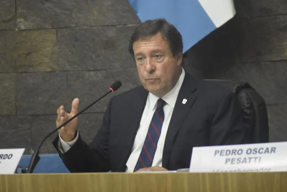 Alberto Weretilneck y un extenso discurso sobre Río Negro en su apertura de sesiones. 