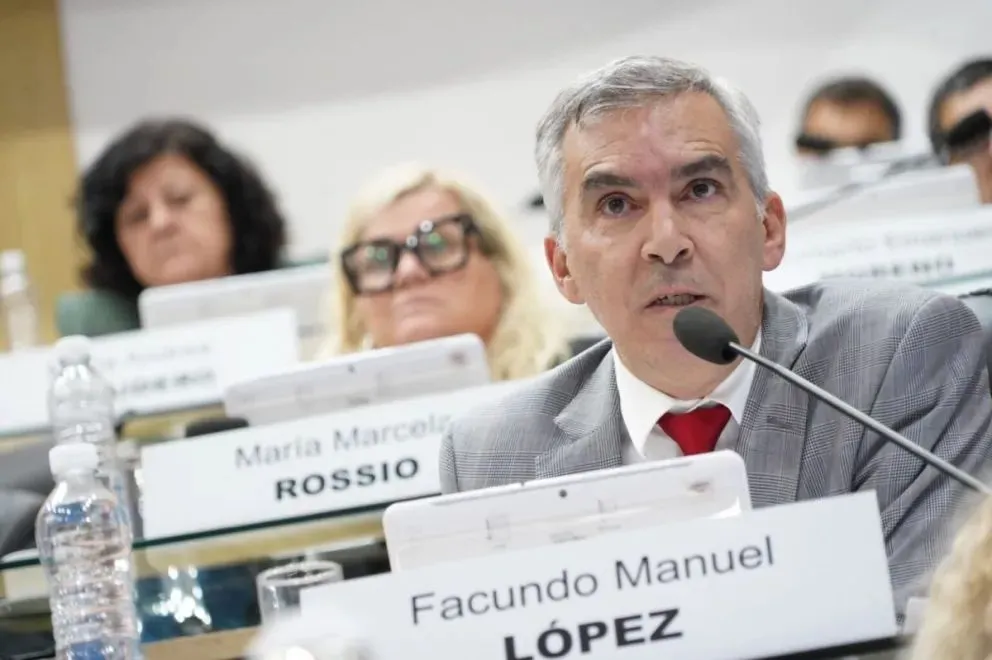 Facundo Lopez, presidente del bloque JSRN en el inicio de sesiones en la Legislatura. 