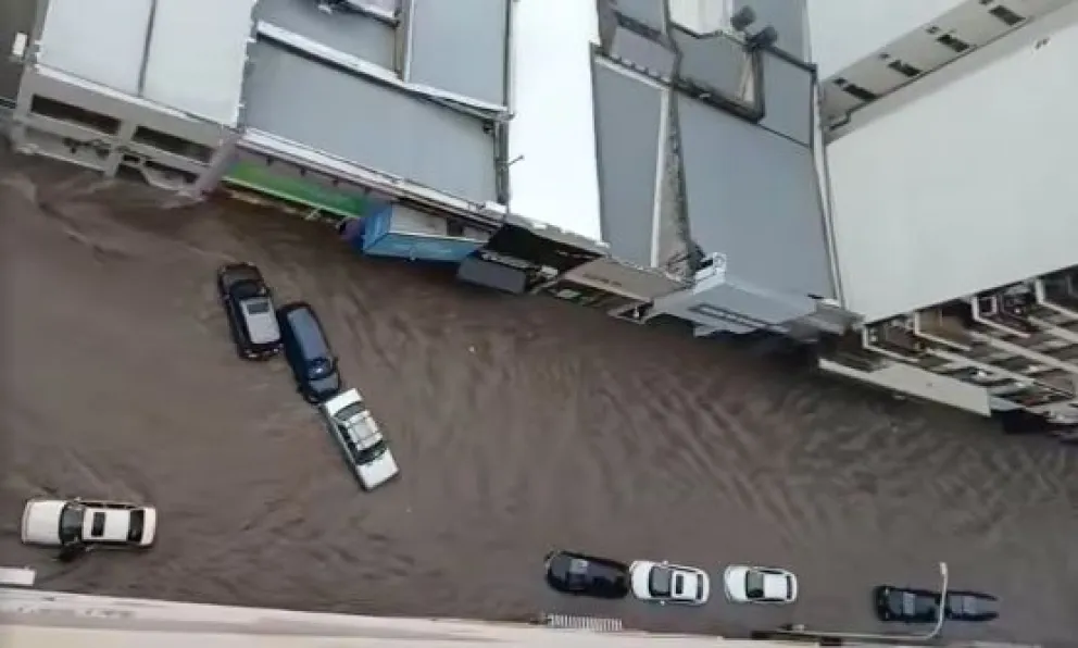 Calles inundadas en Bahía Blanca.