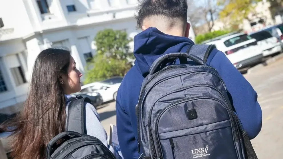 Ayuda para estudiantes rionegrinos por el temporal en Bahía Blanca. 