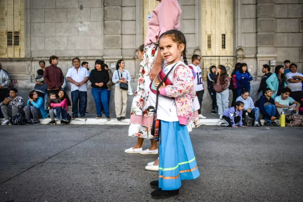 Desfile cívico militar por la Gesta del 7 de Marzo de 1827 en Patagones. Fotos Vanesa Schwemmler. 