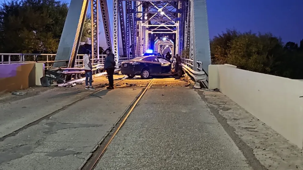Los restos del Fluence quedaron esparcidos por varios tramos del ferrocarretero.