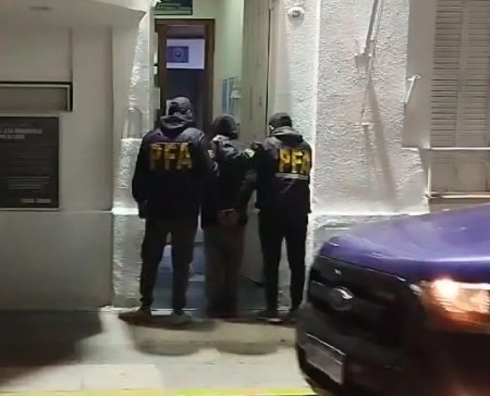 La Policía Federal Argentina detuvo este lunes a un hombre de 47 años.