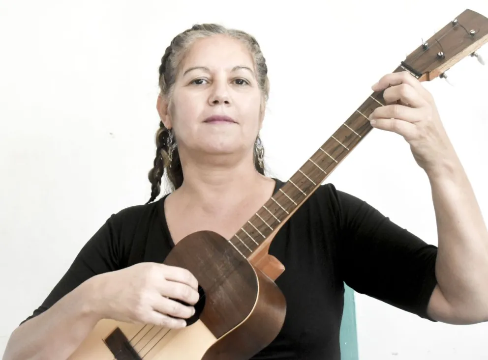 Su gran pasión es la música, pero también las danzas y el arte en general. Fotos Vanesa Schwemmler para NoticiasNet.