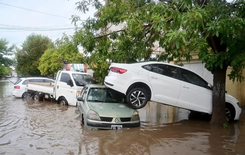 Colecta solidaria del Colegio de Abogacía de la Primera Circunscripción por las víctimas del temporal en Bahía Blanca. 